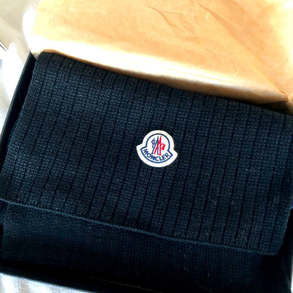 Moncler unisex black scarf